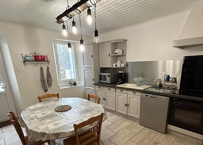 Maison Avec Jardin Сasa de vacaciones Saint-Amand-sur-Sevre